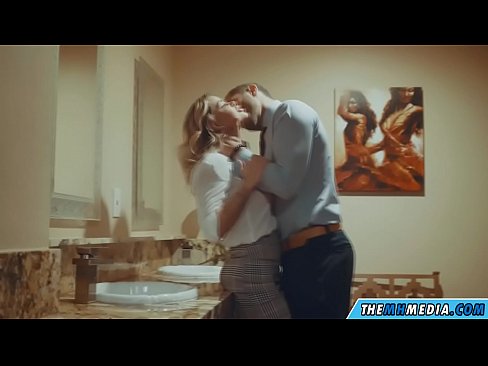 ❤️ Кога бујна русокоса ќе ве заведе во јавен тоалет ☑ Тешко порно кај нас ﹏